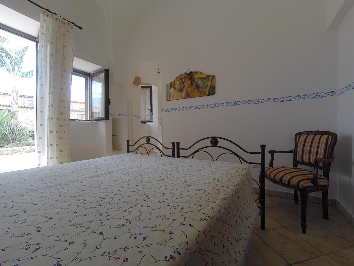 Azienda Agrituristica Masseria La Verna Patù Eksteriør billede
